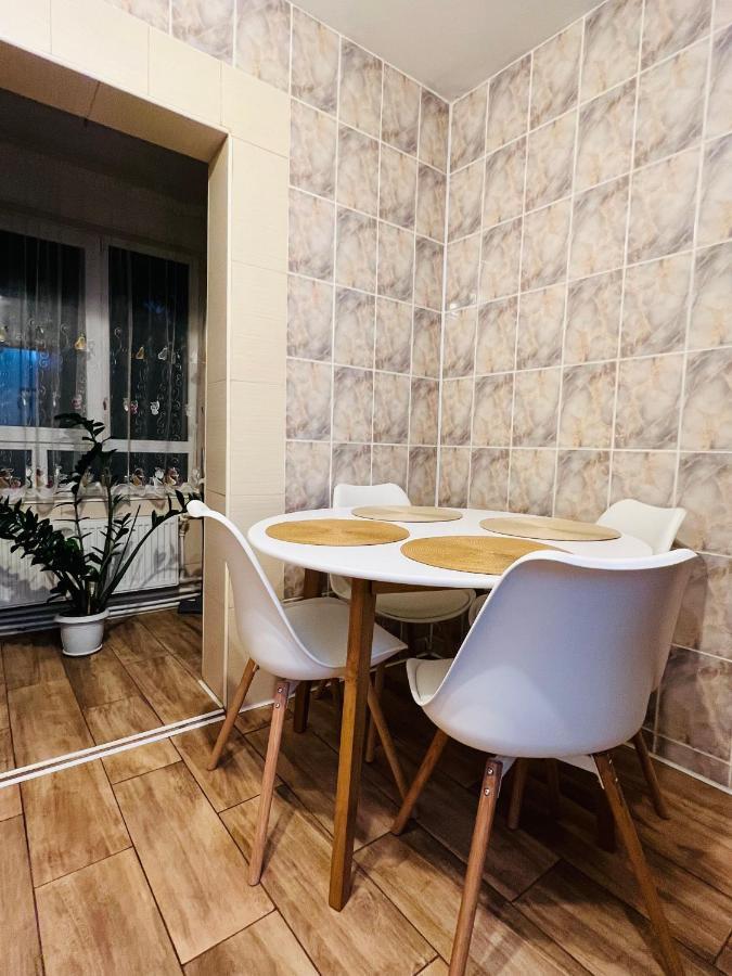 Altheda Living Tineretului E8 Apartment Suceava Luaran gambar